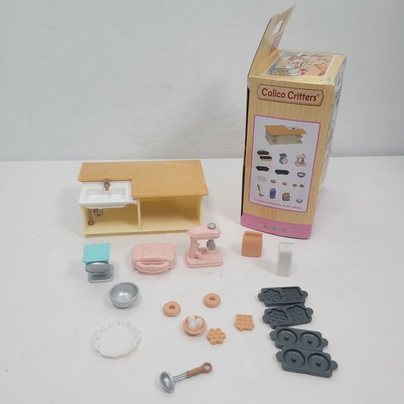 Calico Critters Kitchen Island Set With Accessories USED - Picture 4 of 6